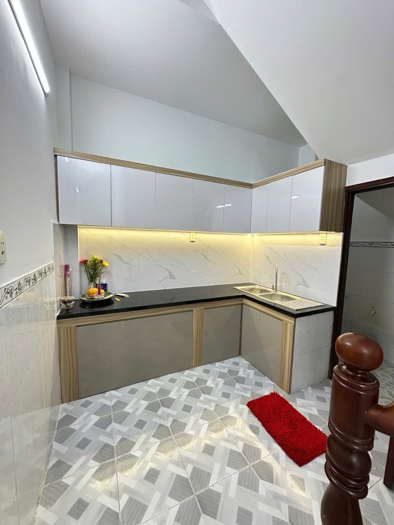 SIÊU PHẨM HẺM XE TẢI gần LÊ VĂN QUỚI - NHÀ 2 TẦNG ĐẸP – CHỈ 4 TỶ 8