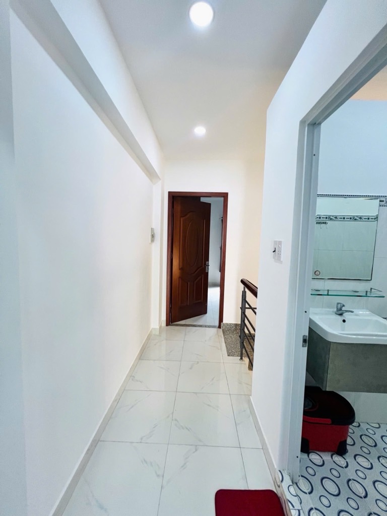 NHÀ ĐẸP GIÁ MỀM – 2 MẶT HẺM XE HƠI – SÁT MẶT TIỀN gần GÒ XOÀI – CHỈ HƠN 5 TỶ