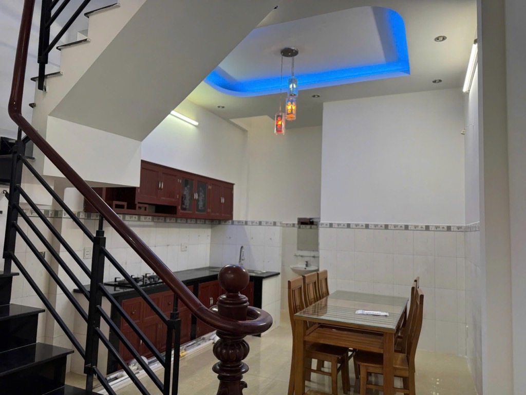NHÀ ĐẸP HẺM XE HƠI 5M THÔNG NGAY LÊ VĂN QUỚI BÌNH LONG – 4X12M – CHỈ 5 TỶ 4