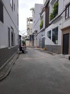 NHÀ MỚI ĐẸP CHUẨN “CHẤT” – PHÚ THỌ HÒA – HẺM XE HƠI – 3 TẦNG CHỈ 7.5 TỶ