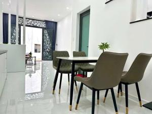 Nhà đẹp như mới – 2PN – sát mặt tiền Âu Cơ – chỉ 4.98 tỷ