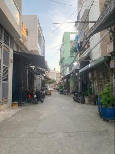 NHÀ MỚI Ở NGAY GIÁ CHỈ NHỈNH 4 TỶ - HẺM 6M – TRUNG TÂM BÌNH TÂN GIÁP TÂN PHÚ