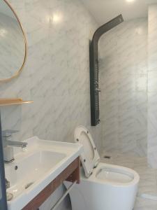 BÁN NHÀ ĐẸP 3 TẦNG NGAY CHỢ LÊ VĂN QUỚI – DIỆN TÍCH KHỦNG 5X20 – GIÁ CHỈ 5.69 TỶ