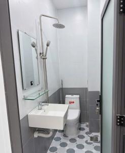 SIÊU PHẨM GÒ XOÀI – NHÀ 3 TẦNG MỚI ĐẸP – HẺM XE HƠI – CHỈ HƠN 5 TỶ