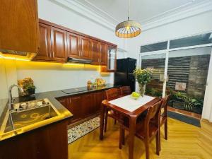 NHÀ ĐẸP LUNG LINH – GIÁ CỰC RẺ - NGÕ TO THOÁNG - OTO TRÁNH 2M