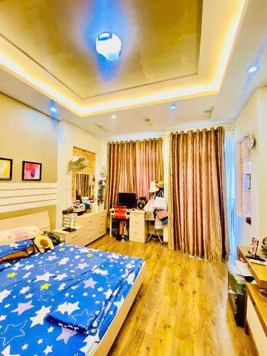 Bán Nhà Hẻm 5m Trương Công Định (4 x19) 4 tầng giá 11.8Tỷ Phường 14 ,Tân Bình