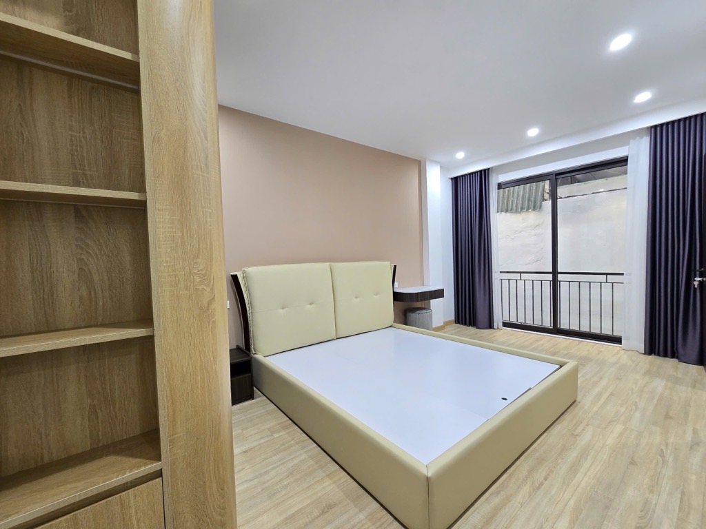 Bán nhà Ngọc Lâm, căn duy nhất còn sót lại, có thang máy, full nội thất, nhà mới xây, nhỉnh 9 tỷ.