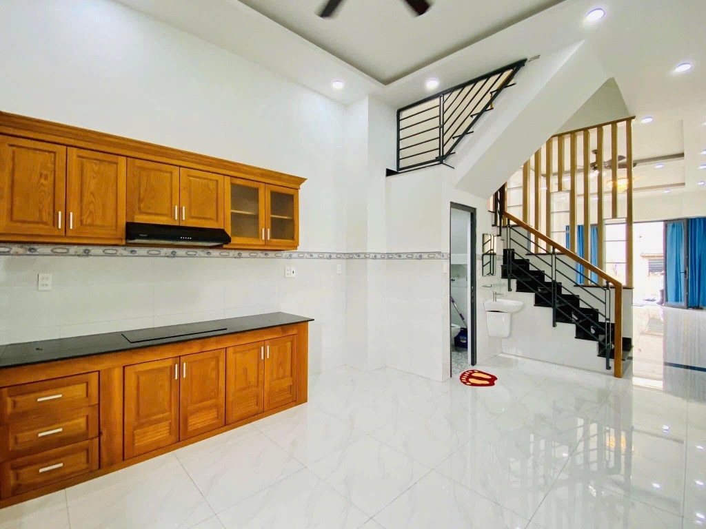 DT: 4x16m, đường Phan Huy Ích, HXH,  gần EMART