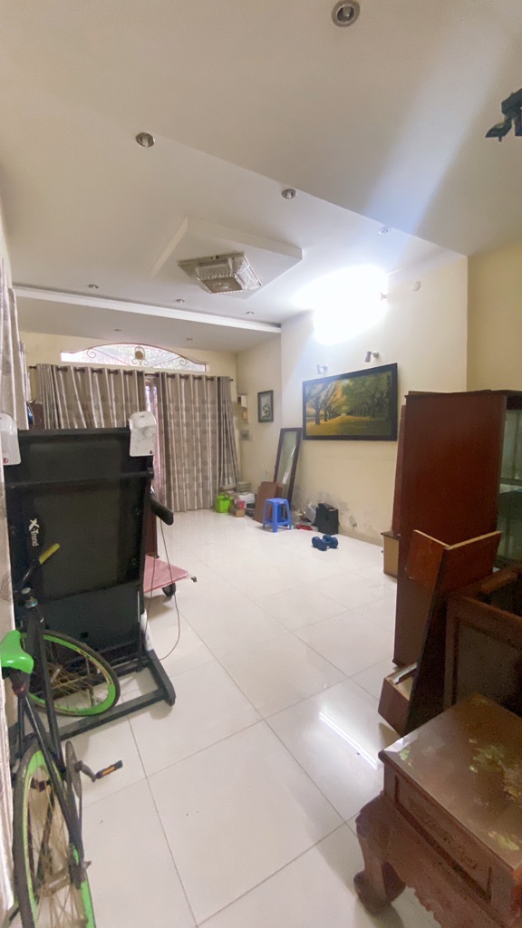 Nhà HXH, sát mặt tiền đường Nguyễn Văn Khối, DT: 6x16m, nở hậu.