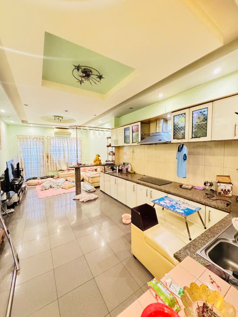 MẶT TIỀN ĐƯỜNG KINH DƯƠNG VƯƠNG, Q.6