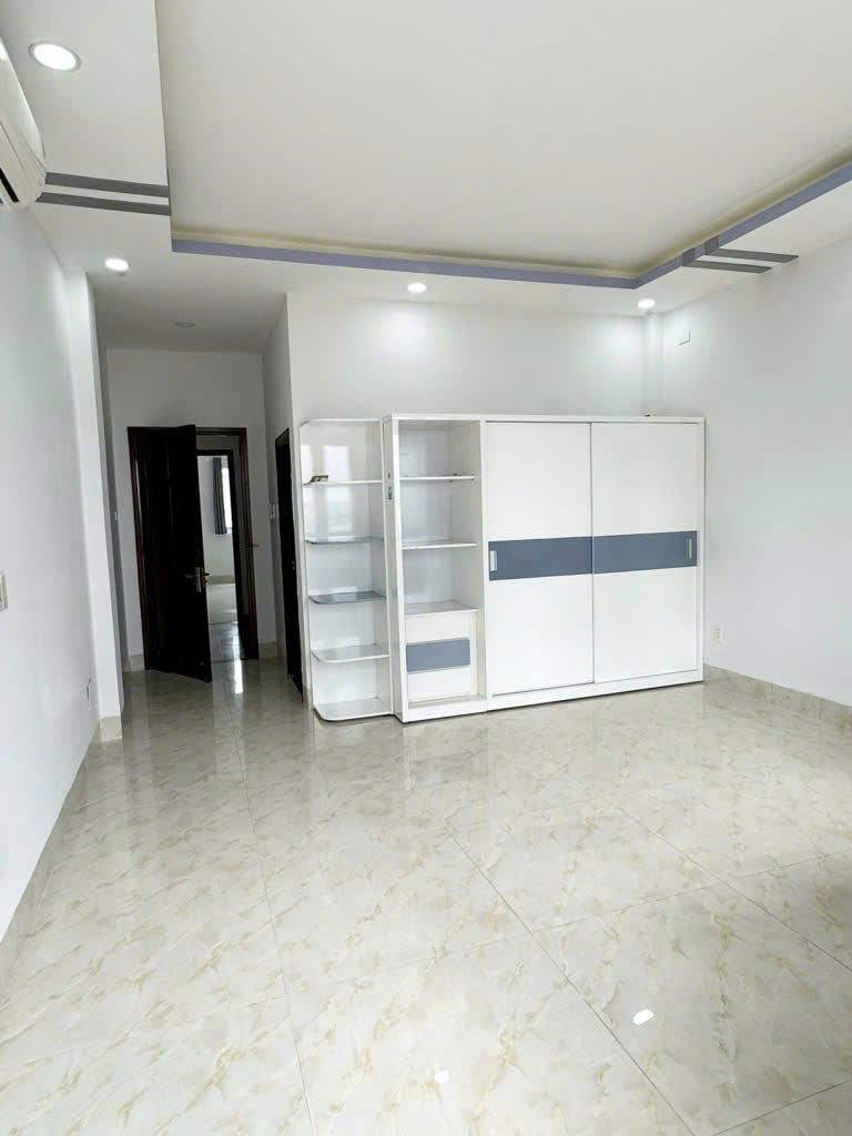 NHÀ 4 TẦNG ĐƯỜNG 16M CHỢ LỚN, Q.6