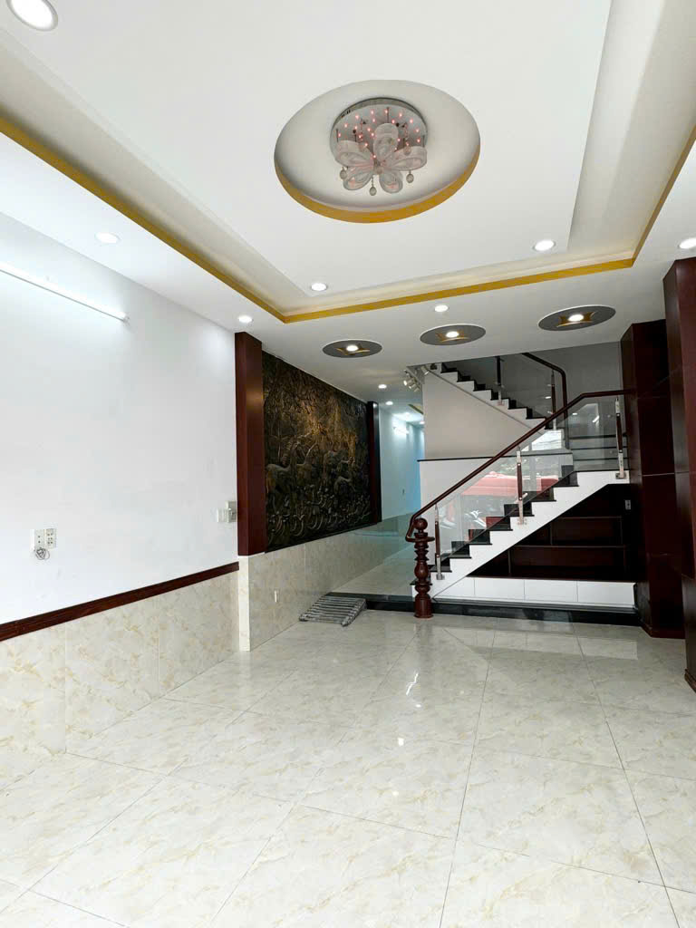 NHÀ 4 TẦNG ĐƯỜNG 16M CHỢ LỚN, Q.6