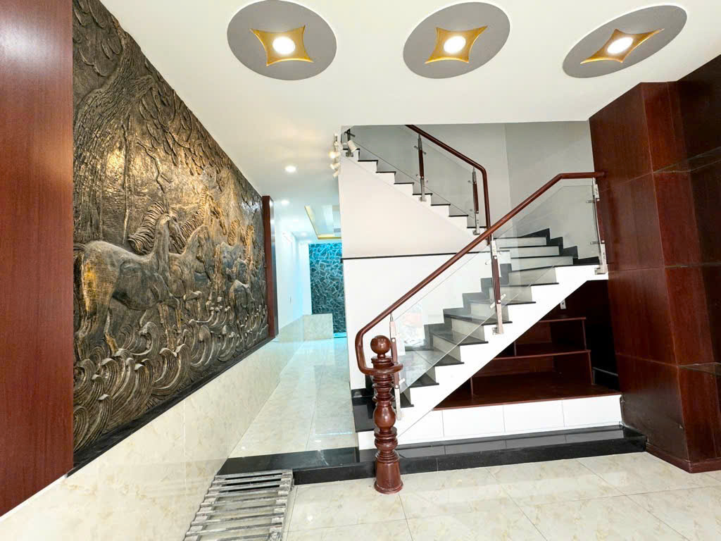 NHÀ 4 TẦNG ĐƯỜNG 16M CHỢ LỚN, Q.6
