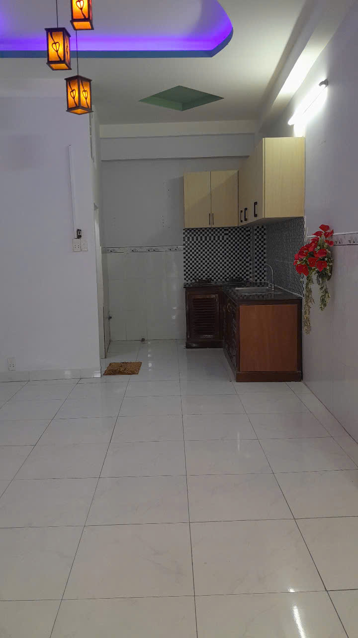 NHÀ NGAY TÊN LỬA, 2 TẦNG GIÁ NHỈNH 3 TỶ. TL