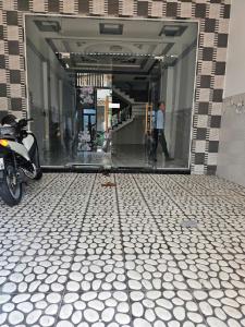 Bán nhà 3 tầng mặt tiền đường số Tân Quy Quận 7