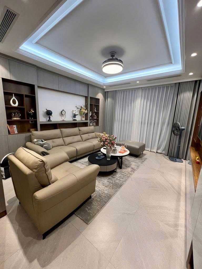 SIÊU PHẨM NHÀ PHỐ HOÀNG NHƯ TIẾP - KI.NH DOANH – GARA – THANG MÁY – HƠN 13 TỶ
