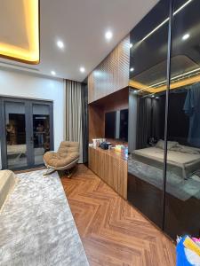 Căn duy nhất, nhà Hoàng Như Tiếp, 72m, full nội thất, ngõ thông, hơn 10 tỷ.