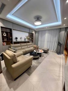 SIÊU PHẨM NHÀ PHỐ HOÀNG NHƯ TIẾP - KI.NH DOANH – GARA – THANG MÁY – HƠN 13 TỶ
