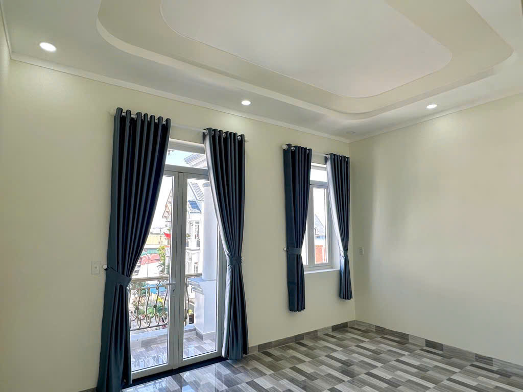 Siêu Phẩm ! Nhà 3 lầu , mới xây. Tăng ngay nội thất