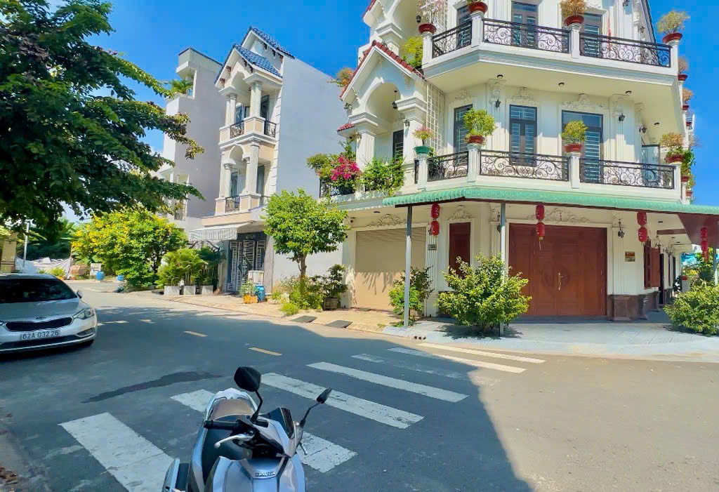 Siêu Phẩm ! Nhà 3 lầu , mới xây. Tăng ngay nội thất