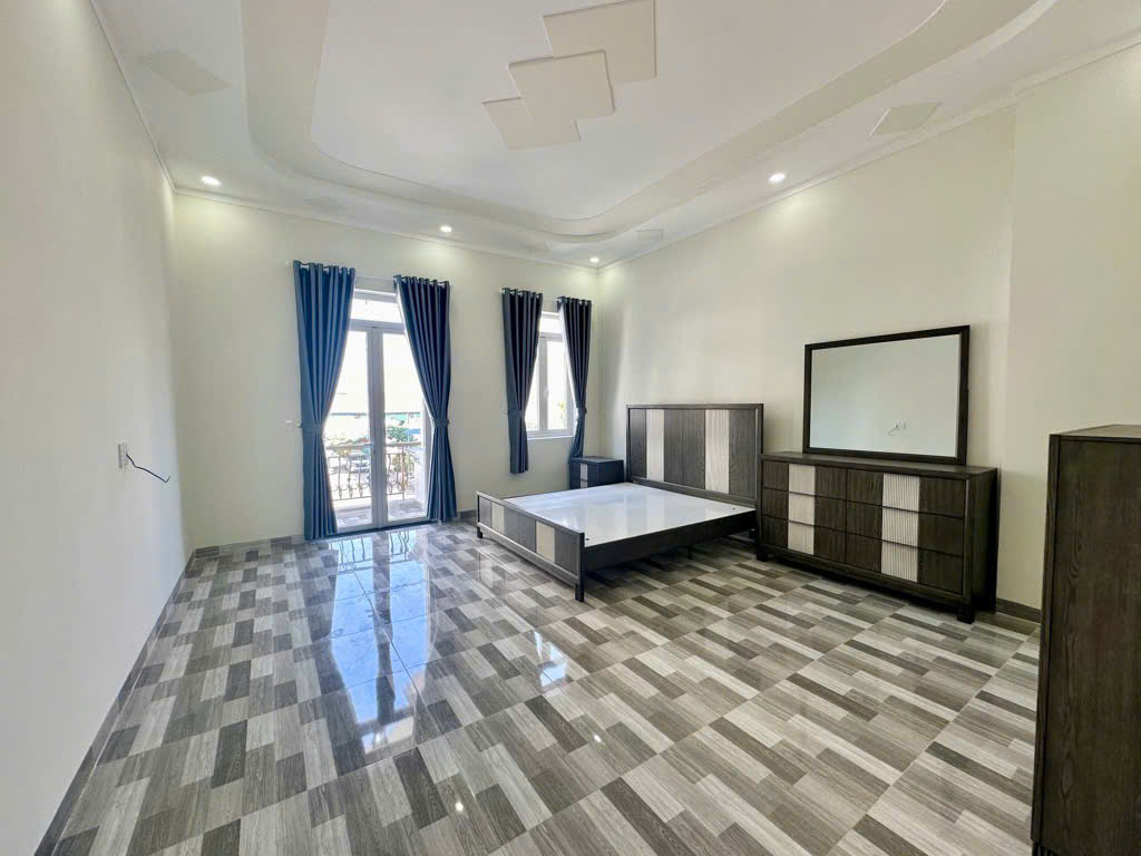 Siêu Phẩm ! Nhà 3 lầu , mới xây. Tăng ngay nội thất