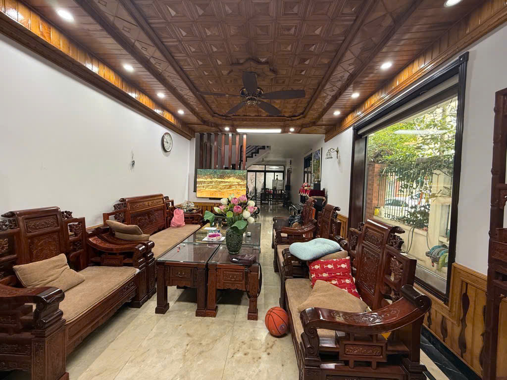 BÁN NHÀ PHÂN LÔ KĐT VĂN QUÁN - LÔ GÓC 3 THOÁNG - GIÁ 38 TỶ CÓ THƯƠNG LƯỢNG