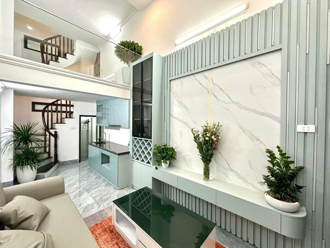 Định công thượng -5 tầng - 4,8 tỷ -phù hợp vợ chồng trẻ hoặc các bậc phụ huynh mua nhà cho con học ĐH
