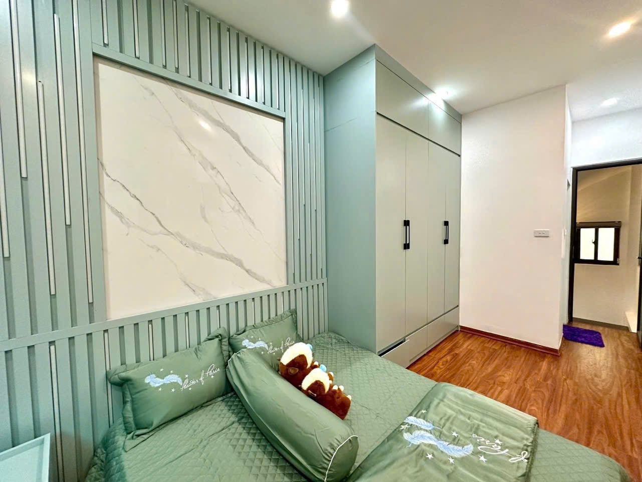Định công thượng -5 tầng - 4,8 tỷ -phù hợp vợ chồng trẻ hoặc các bậc phụ huynh mua nhà cho con học ĐH
