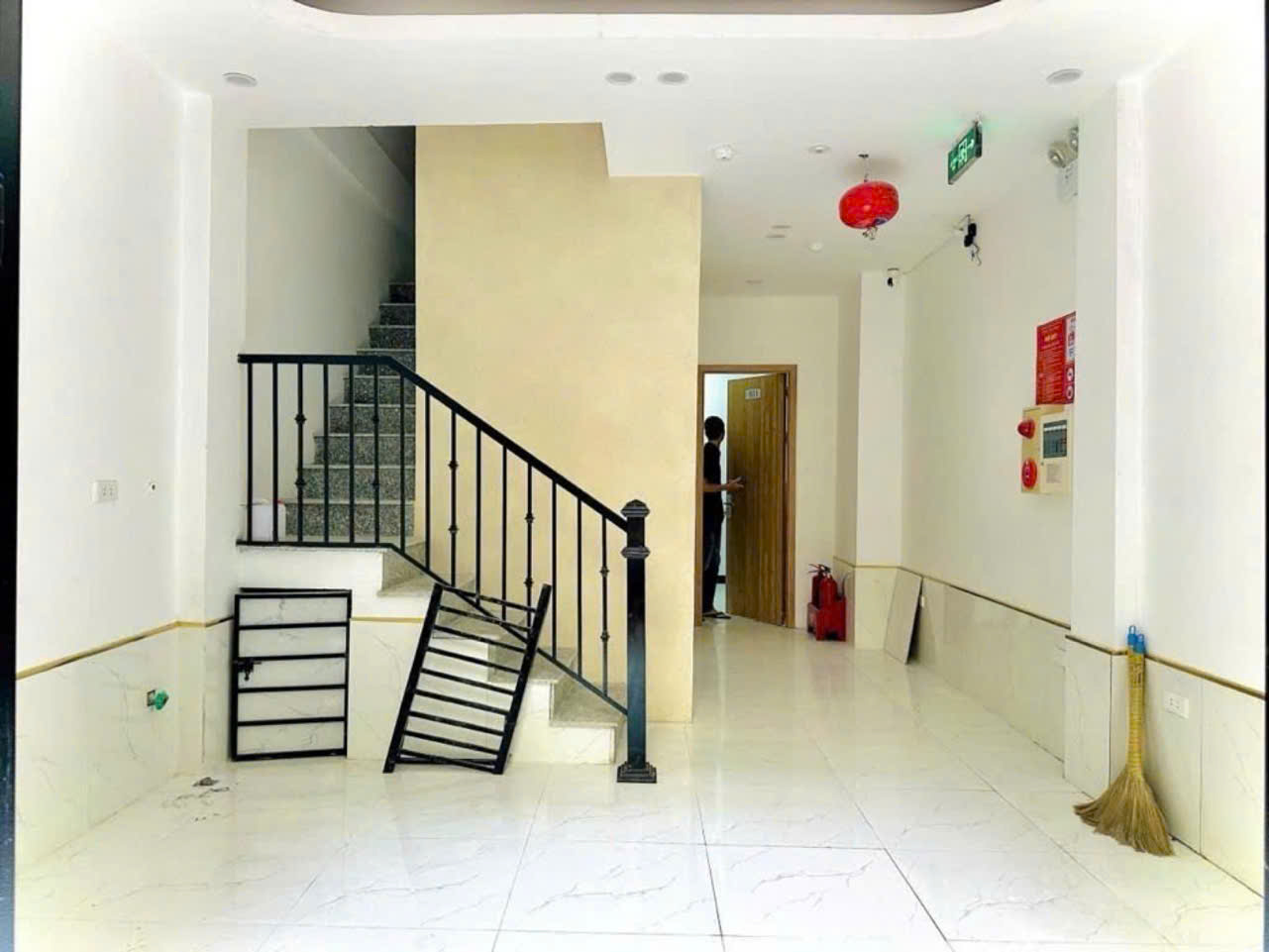 KHƯƠNG ĐÌNH Căn hộ dòng tiền 6 tầng 10 phòng khép kín Thang máy FULL nội thất gần Ô TÔ GPXD, PCCC, thoát hiểm đầy đủ 40m MT4m nhỉnh 10 tỷ