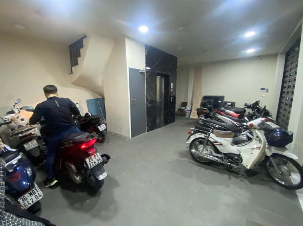 KHƯƠNG TRUNG Căn hộ dòng tiền 5 tầng 8 phòng khép kín Thang máy FULL nội thất gần Ô TÔ GPXD, PCCC, thoát hiểm đầy đủ 52m MT8,1m nhỉnh 12 tỷ