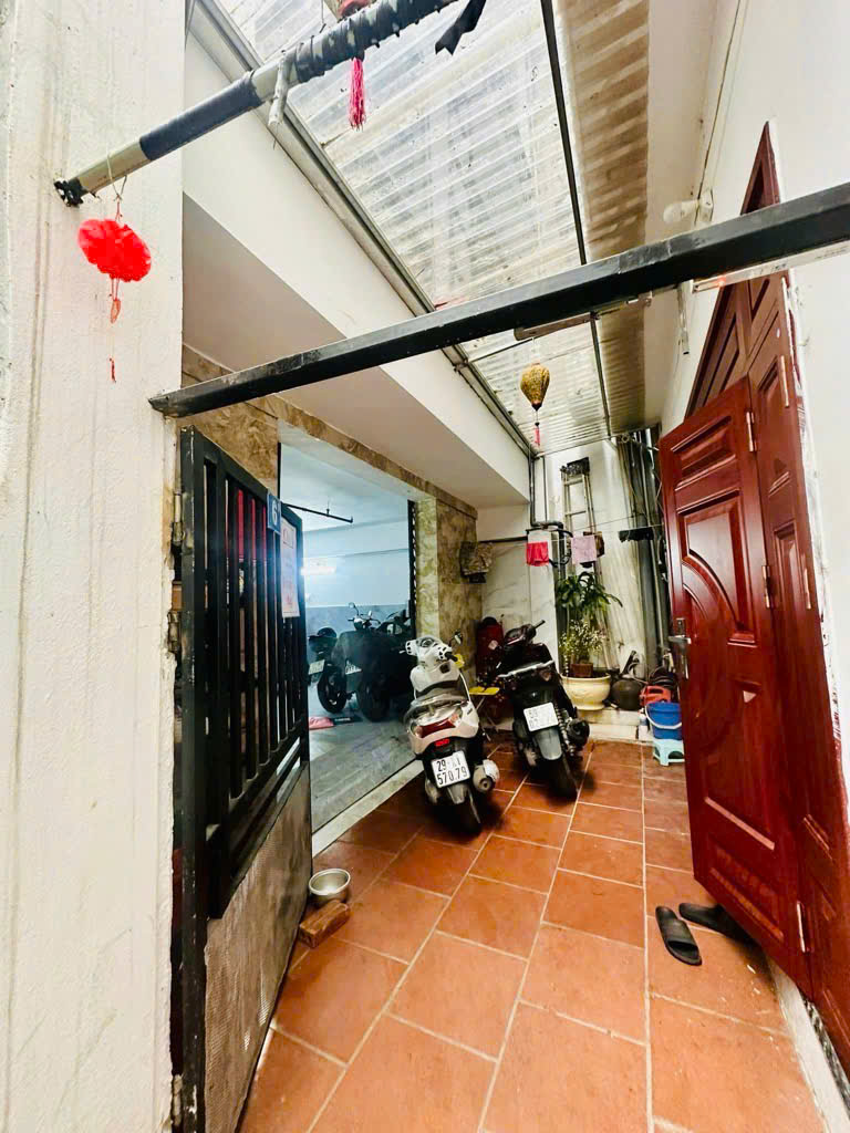 LẠC LONG QUÂN CCMN 7 tầng 21 Phòng khép kín Thang máy FULL nội thất GPXD, PCCC đầy đủ 85m MT5,1m giá chào 20 tỷ ô tô thông