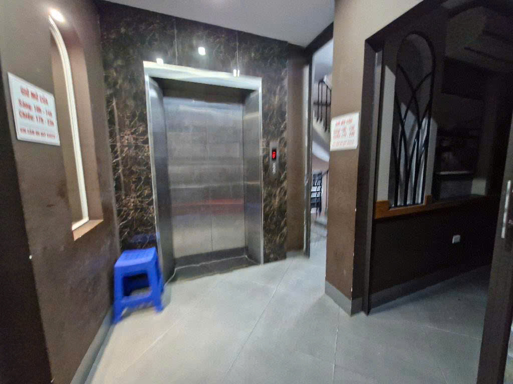 TRẦN ĐẠI NGHĨA 6 tầng 70m2 MT5,3m THANG MÁY Ô TÔ 3 BƯỚC RA PHỐ giá chào 20 tỷ