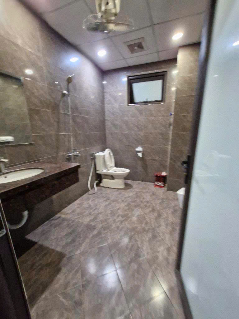TRẦN ĐẠI NGHĨA 6 tầng 70m2 MT5,3m THANG MÁY Ô TÔ 3 BƯỚC RA PHỐ giá chào 20 tỷ