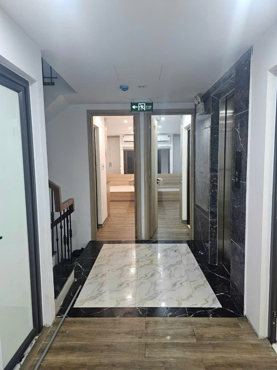 PHÚ MỸ CCMN 7 tầng 20 Phòng khép kín Thang máy FULL nội thất GPXD, PCCC đầy đủ 81m giá chào nhỉnh 19 tỷ  GẦN OTO
