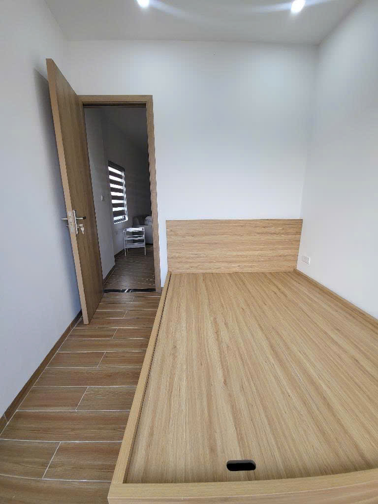 HOÀNG MAI CCMN 7 tầng 9 Phòng khép kín Thang máy FULL nội thất GPXD, PCCC đầy đủ 81m giá chào nhỉnh 19 tỷ  NGÕ OTO