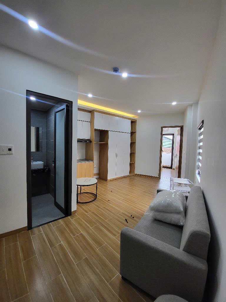 HOÀNG MAI CCMN 7 tầng 9 Phòng khép kín Thang máy FULL nội thất GPXD, PCCC đầy đủ 81m giá chào nhỉnh 19 tỷ  NGÕ OTO