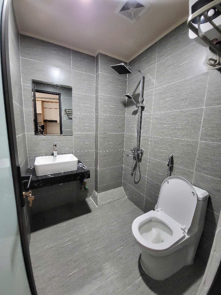 HOÀNG MAI CCMN 7 tầng 9 Phòng khép kín Thang máy FULL nội thất GPXD, PCCC đầy đủ 81m giá chào nhỉnh 19 tỷ  NGÕ OTO