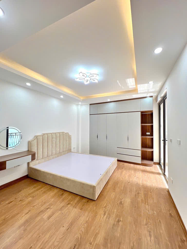 KHÂM THIÊN - 40M - 5 tầng – chỉ 7,65 tỷ