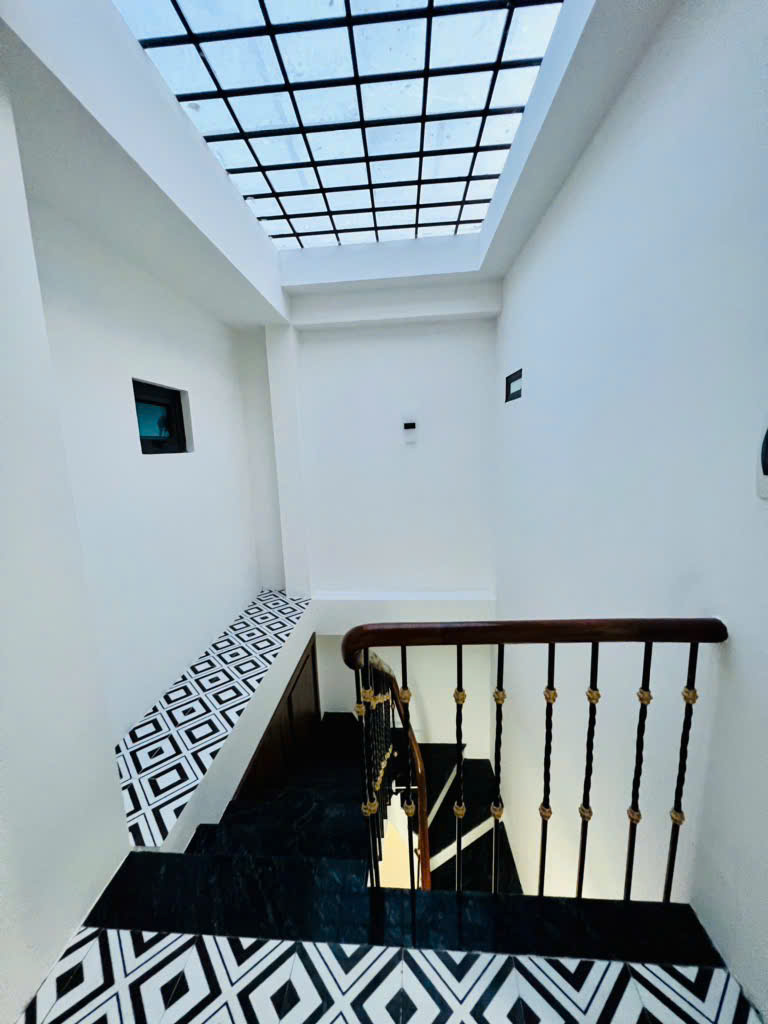 NGÕ VĂN HƯƠNG- 30M - 4 tầng - chỉ 6,85 tỷ