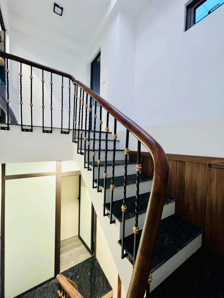 NGÕ VĂN HƯƠNG- 30M - 4 tầng - chỉ 6,85 tỷ