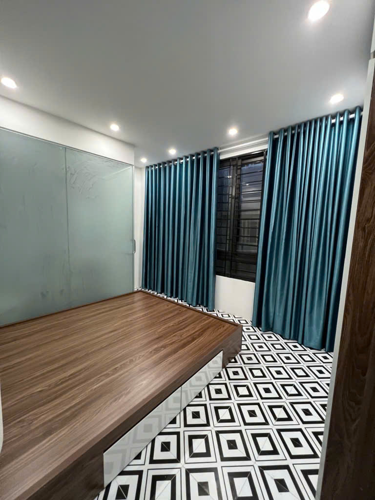 NGÕ VĂN HƯƠNG- 30M - 4 tầng - chỉ 6,85 tỷ