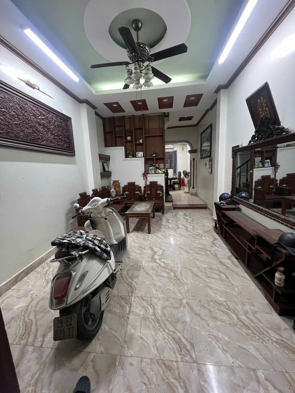 TRỊNH ĐÌNH CỬU- PHÂN LÔ QUÂN ĐỘI - Ô TÔ VÀO NHÀ - CHỦ TỰ XÂY - NỘI THẤT CÒN ĐẸP - NGÕ THÔNG KINH DOANH- 47m - chỉ 14,8 tỷ