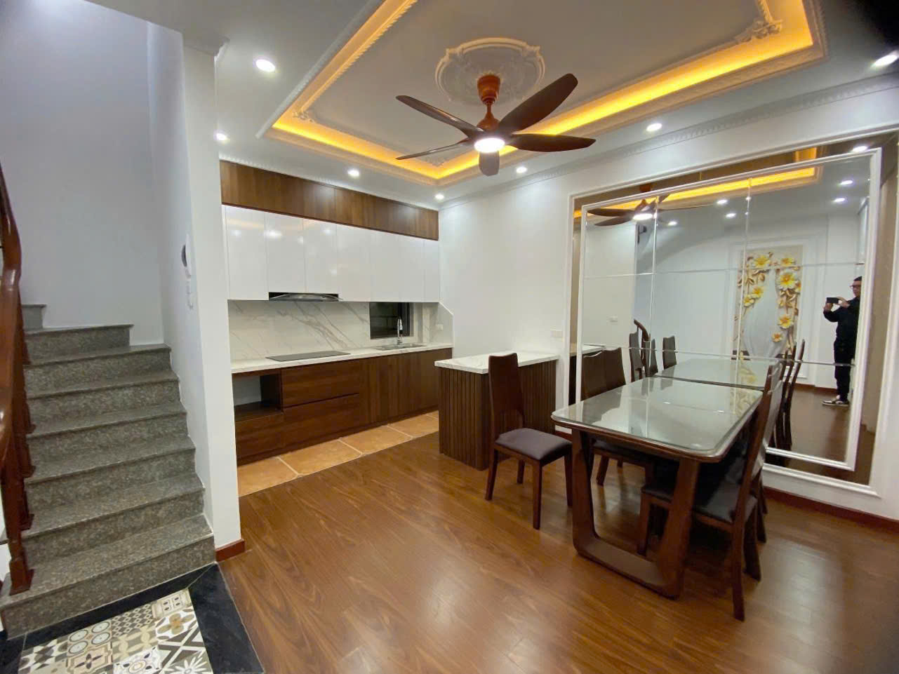 CẦU GIẤY – SIÊU PHẨM NHÀ MỚI XÂY  6 TẦNG –FULL NỘI THẤT 34m MT 5m giá chào chỉ 8,5 tỷ  