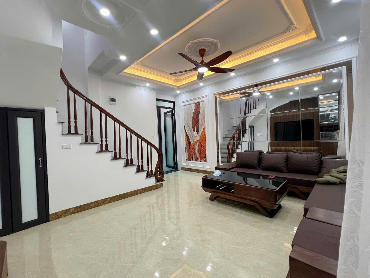 CẦU GIẤY – SIÊU PHẨM NHÀ MỚI XÂY  6 TẦNG –FULL NỘI THẤT 34m MT 5m giá chào chỉ 8,5 tỷ  
