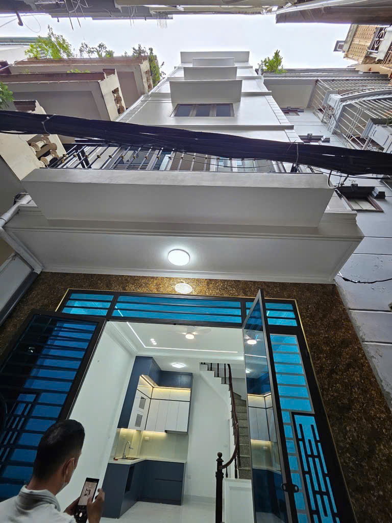 BÙI XƯƠNG TRẠCH 36m 6 TẦNG MT4,3m Ô Tô qua nhà  giá chỉ 8,3 tỷ