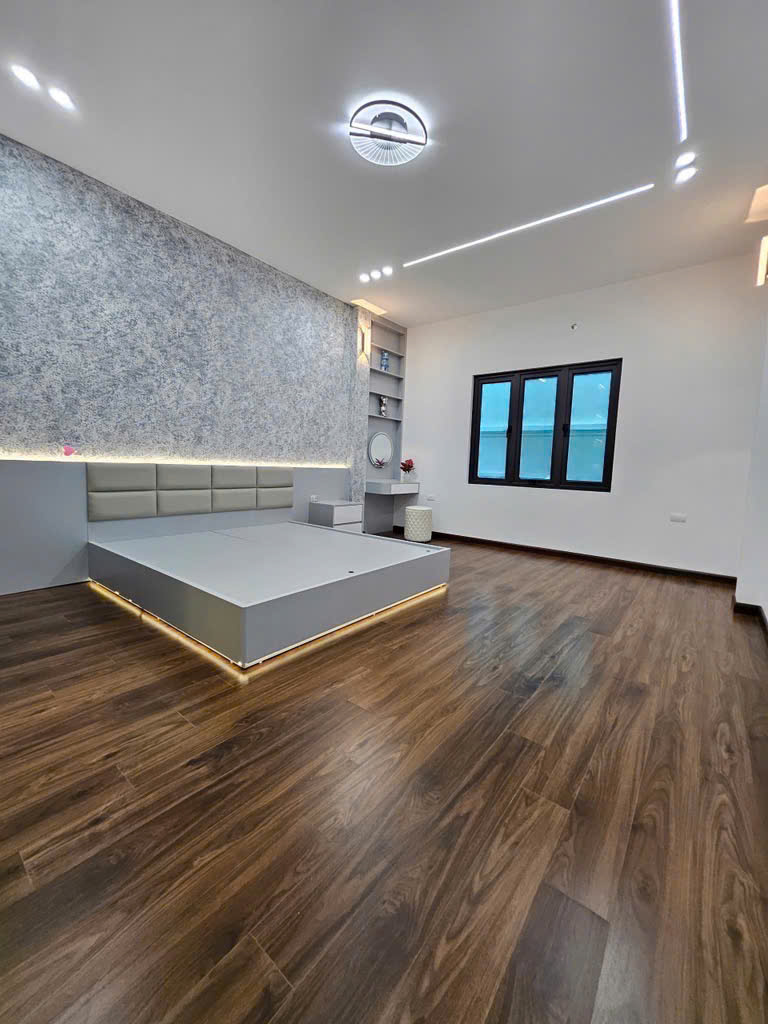 BÙI XƯƠNG TRẠCH 36m 6 TẦNG MT4,3m Ô Tô qua nhà  giá chỉ 8,3 tỷ