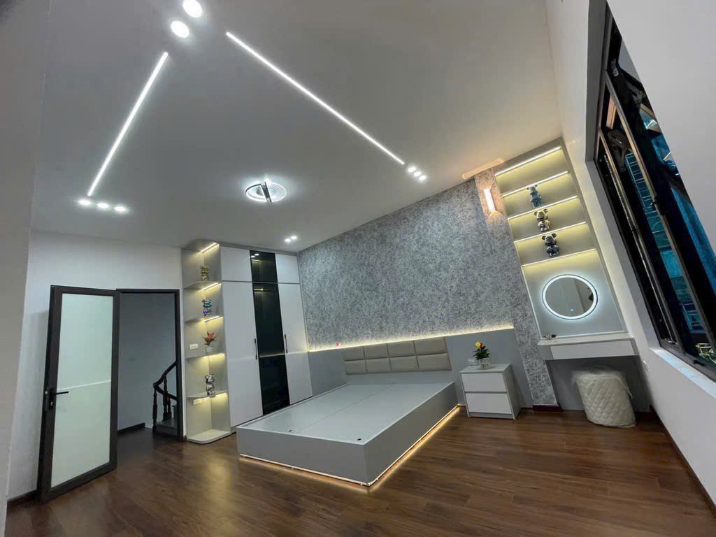 BÙI XƯƠNG TRẠCH 36m 6 TẦNG MT4,3m Ô Tô qua nhà  giá chỉ 8,3 tỷ