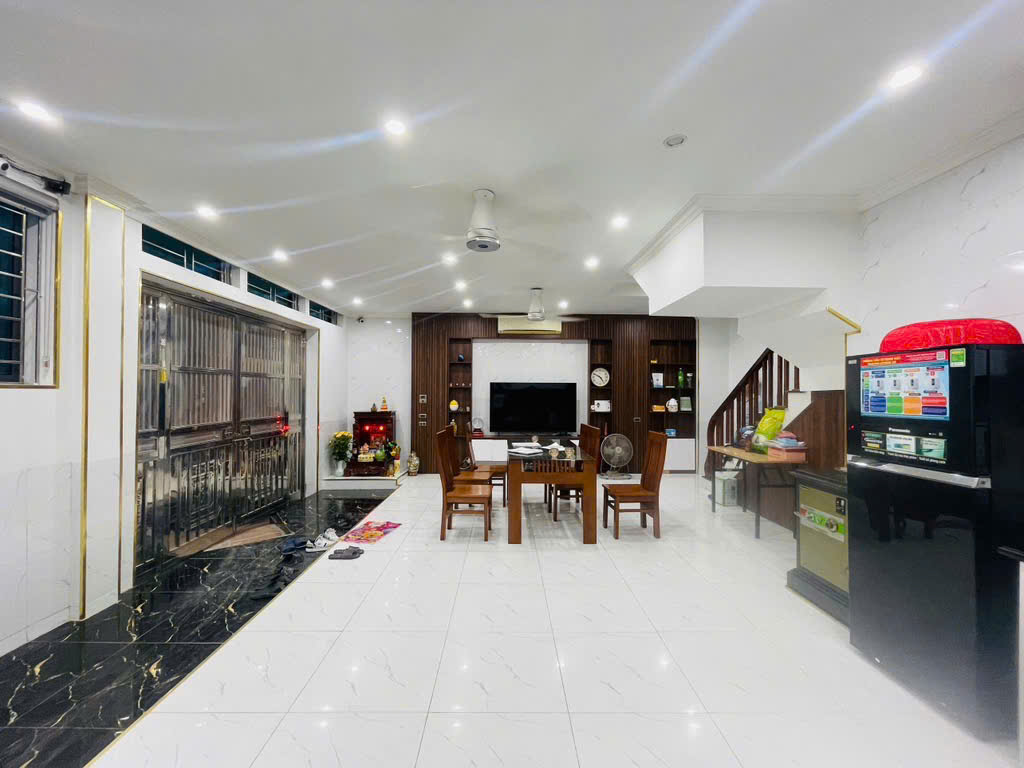 KHƯƠNG ĐÌNH 70m 5 TẦNG MT 6m giá chỉ 7,5 tỷ
