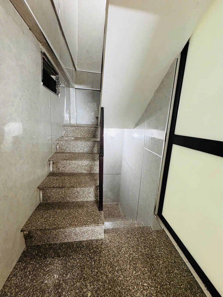 HOÀNG VĂN THÁI 51m bán đất tặng nhà 3 tầng cũ, ô tô đậu cửa chỉ 7,2tỷ