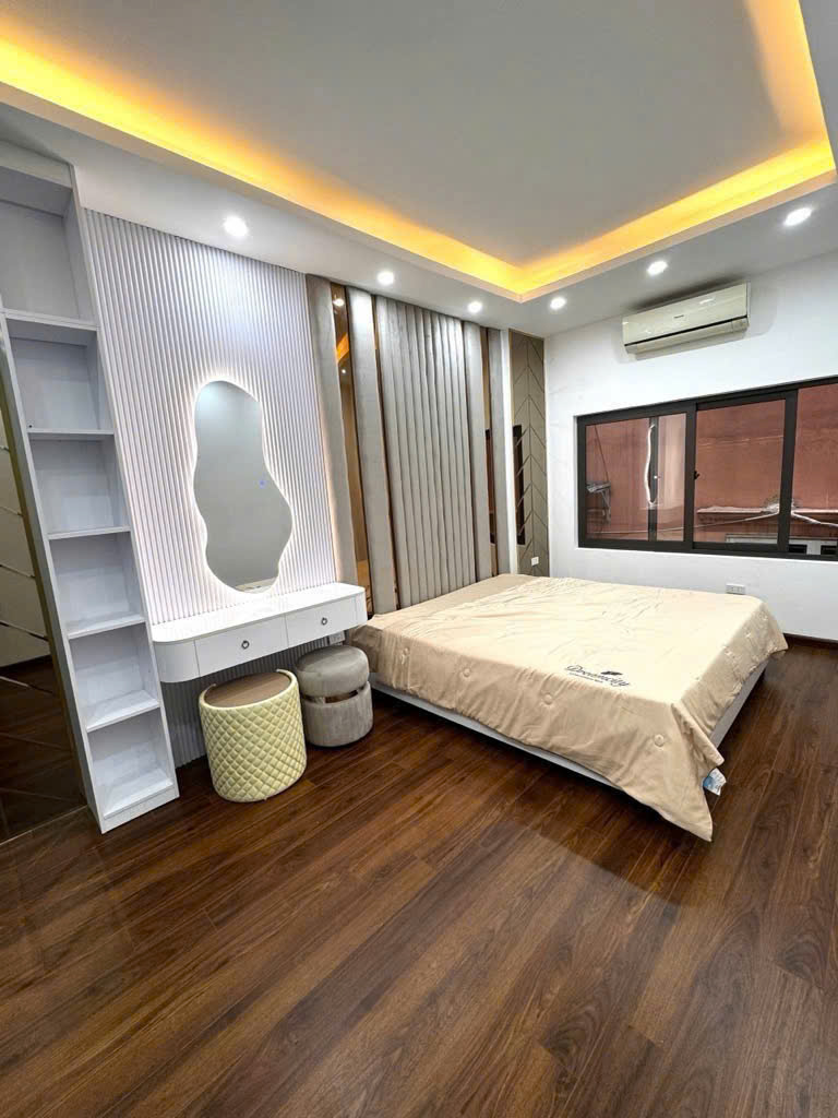 KHƯƠNG TRUNG 30m 5 TẦNG MT3,5m giá chỉ 8,75 tỷ